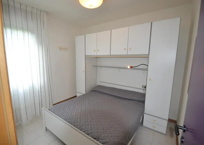 Laura Apartment *